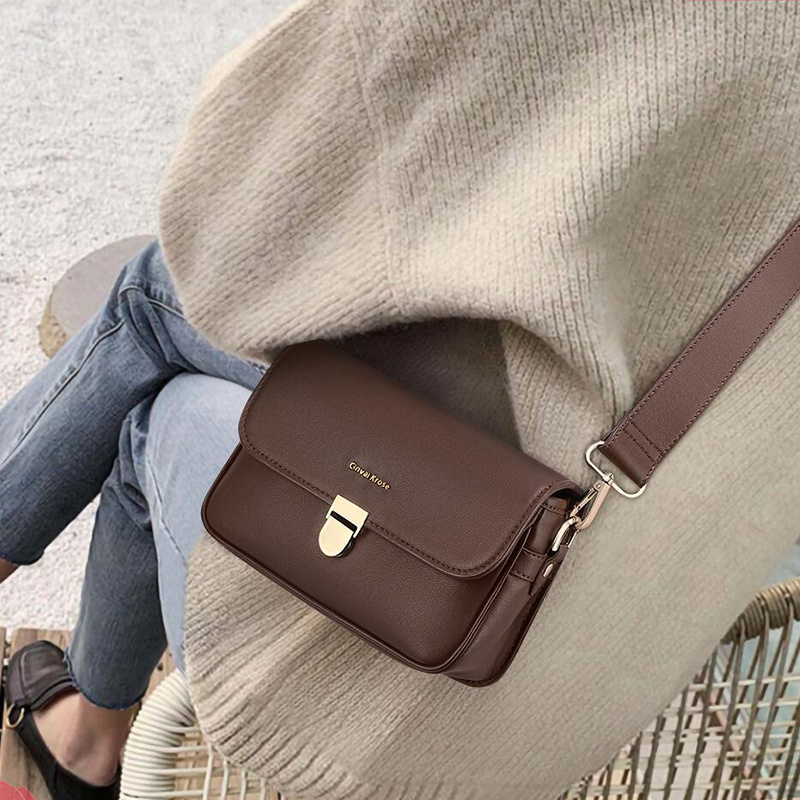 CinvaiKrose 包包女女包斜挎包流行时尚潮流单肩包B6090·拿铁棕