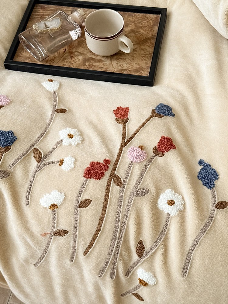 多宝雅2025新款秋冬加厚保暖230克牛奶绒毛巾绣四件套·花盏