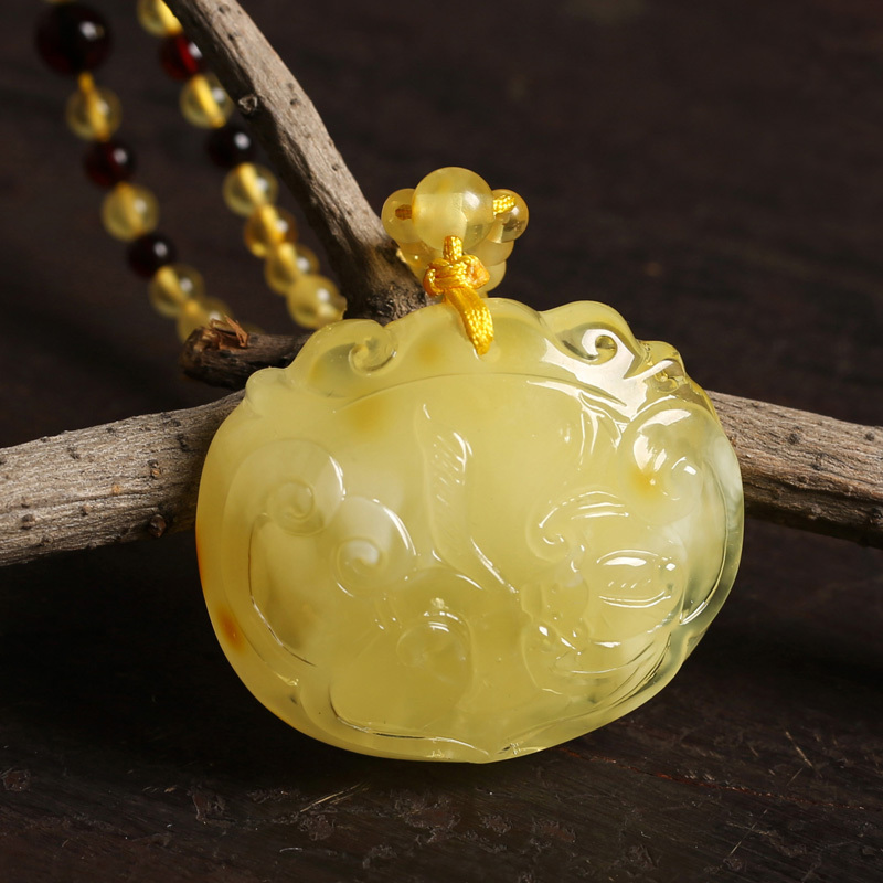 曼丽翠如意蜜蜡项链吊坠