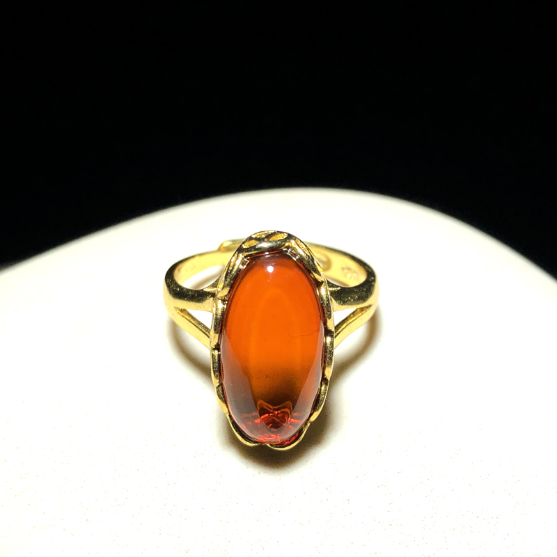 京城尚御坊琥珀戒指金色长圆形款2.96g.