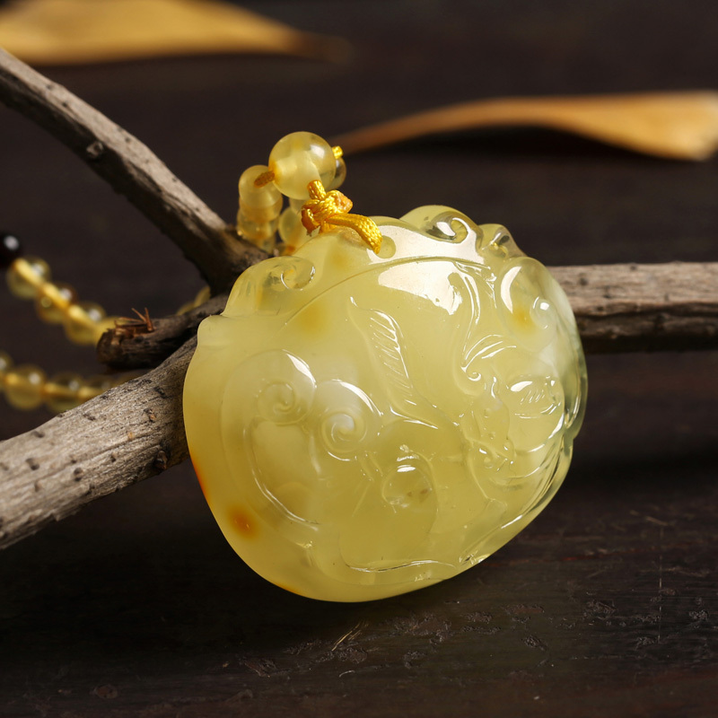 曼丽翠如意蜜蜡项链吊坠