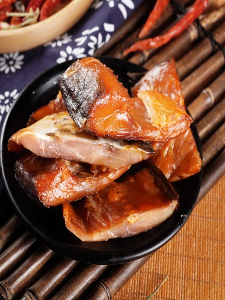 【湖南特产】腊草鱼块 2斤 农家自制淡水火焙柴火鱼干烟熏下饭腊鱼干货