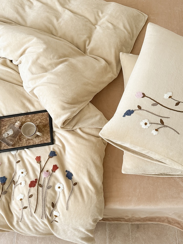 多宝雅2025新款秋冬加厚保暖230克牛奶绒毛巾绣四件套·花盏