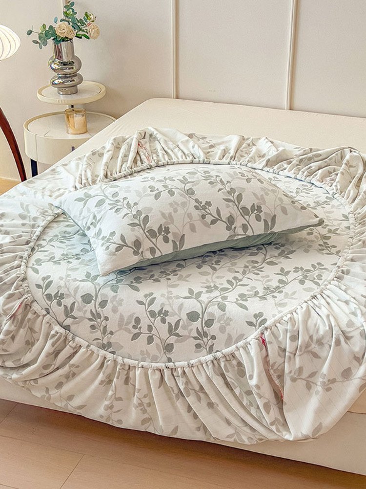 多宝雅2025新款230g全消光彩烂牛奶绒床笠三件套·繁花-苔绒绿