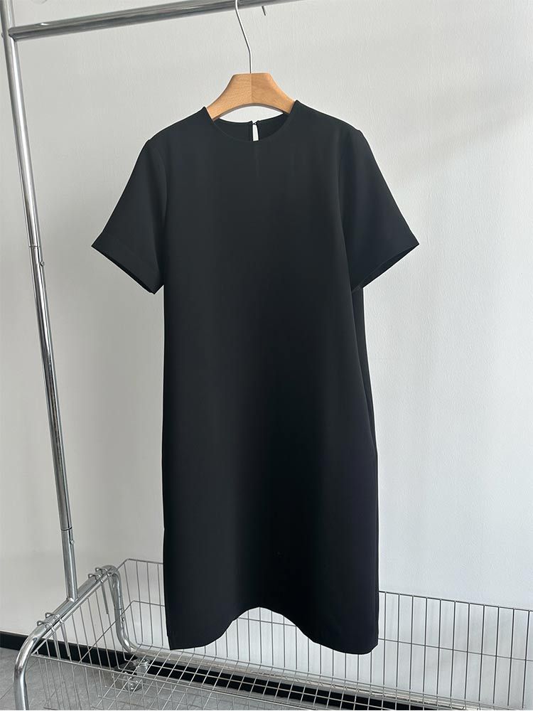 婵阅专柜高货重磅抗皱三醋酸圆领开叉连衣裙中长小黑裙·黑色