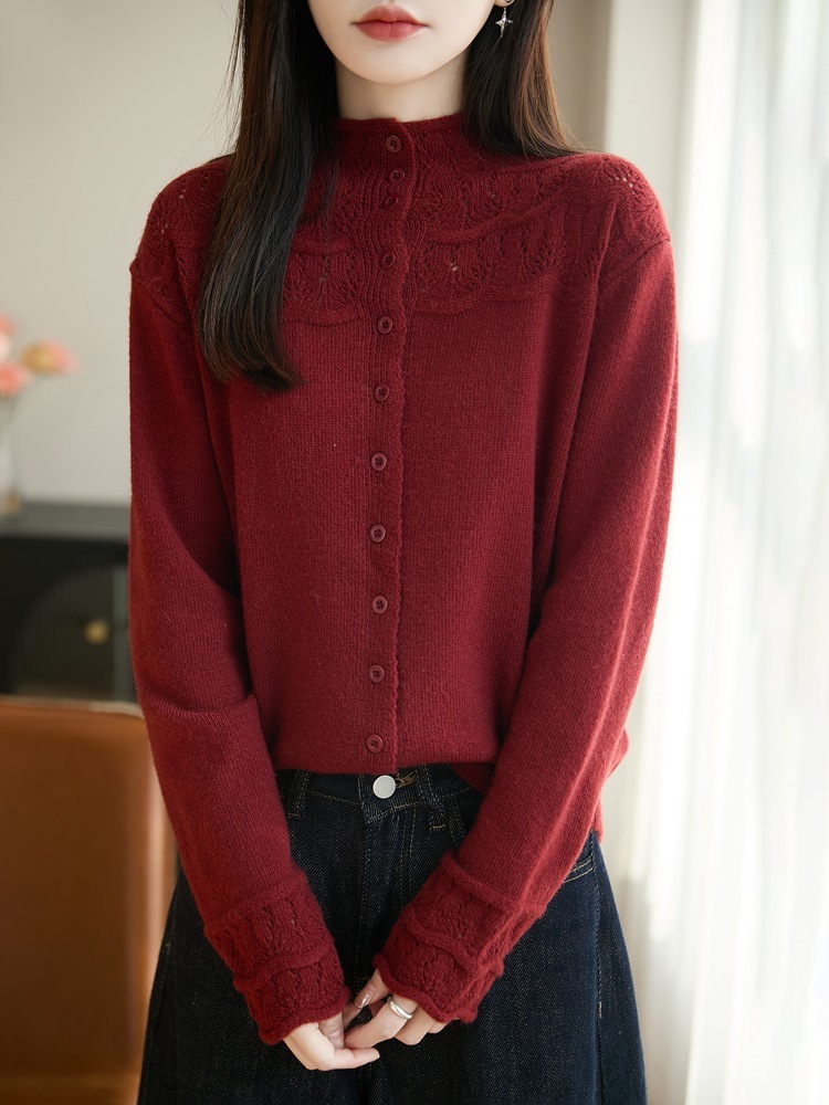 时尚镂空钩花气质百搭半高领纯色开衫毛衣·酒红色