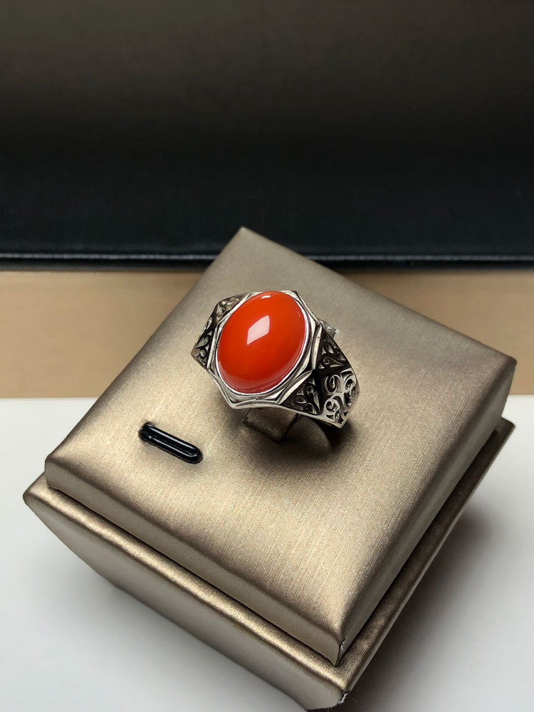 京城尚御坊南红玛瑙银镶嵌戒指.