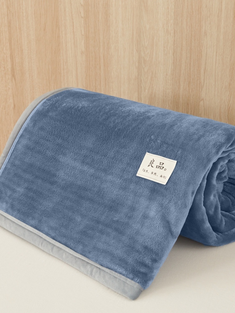 多宝雅新款牛奶绒多功能毛毯盖毯良品系列·良品(不带枕套）-宾利蓝