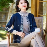 藏青色
