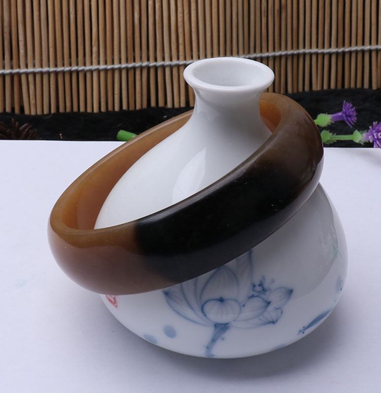 映时和田玉细肉黑皮红糖手镯