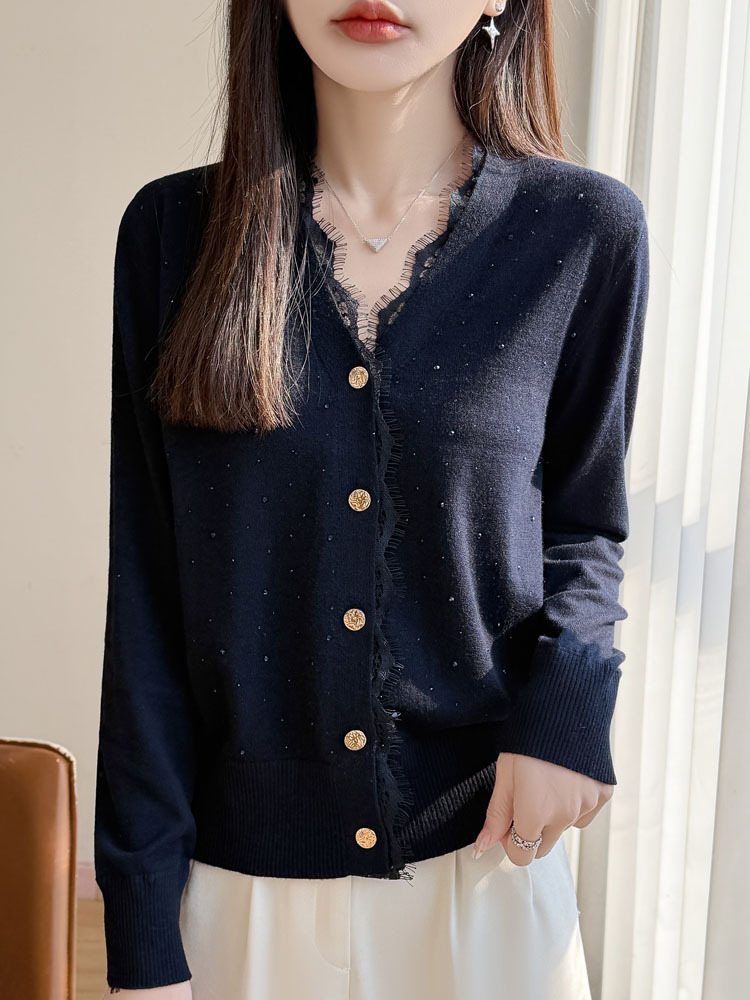 新款精纺羊毛蕾丝拼接设计感洋气显瘦百搭针织上衣·黑色