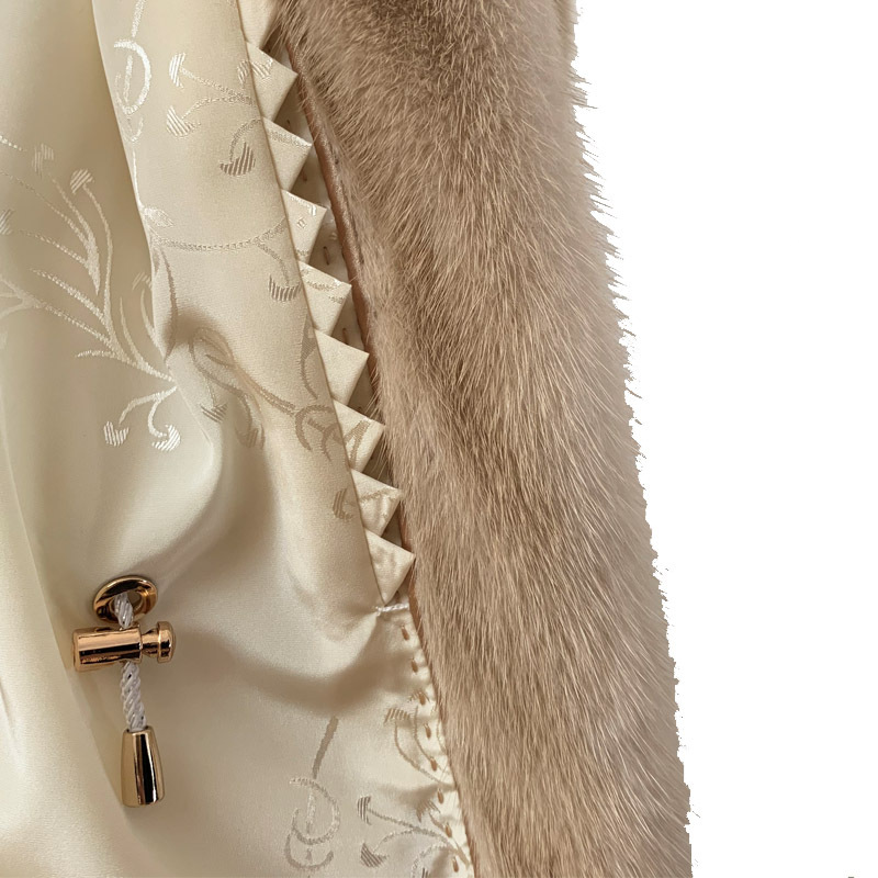 ecke优雅立领十字貂水貂大衣·米黄色