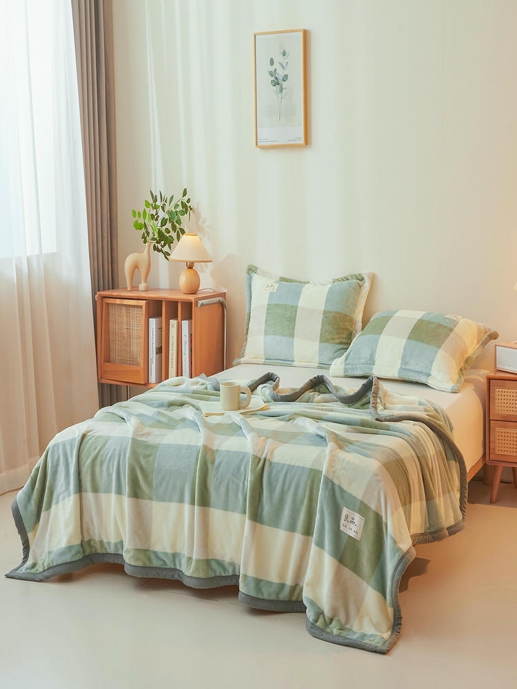 多宝雅2025新款加厚牛奶绒多功能双面毛毯200*230cm·绿大格