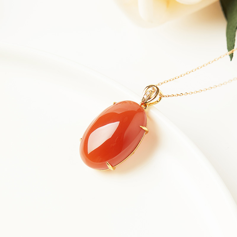 曼丽翠 18k金镶南红吊坠椭圆形旦面项链