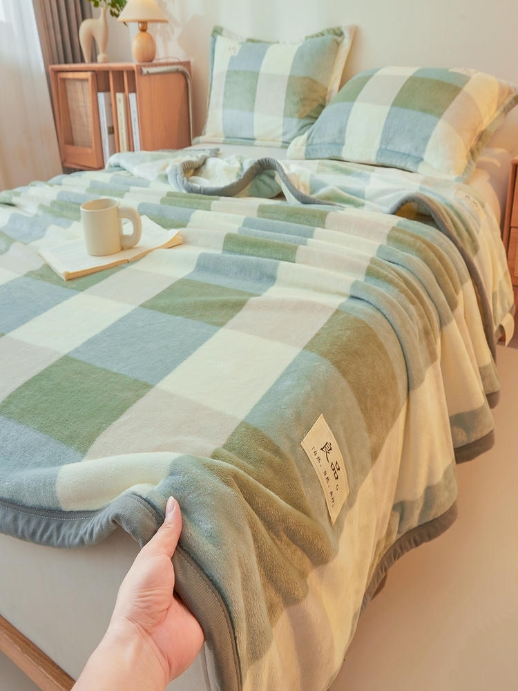 多宝雅2025新款加厚牛奶绒多功能双面毛毯200*230cm·绿大格