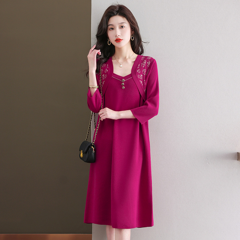 2023新款时尚品质针织连衣裙-2806·玫红