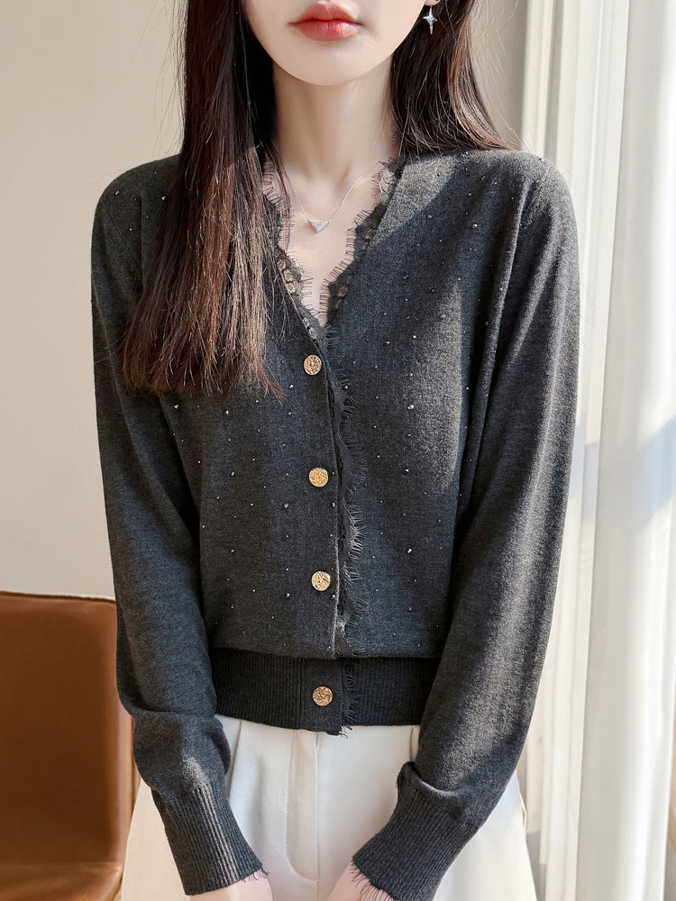 新款精纺羊毛蕾丝拼接设计感洋气显瘦百搭针织上衣·黑色