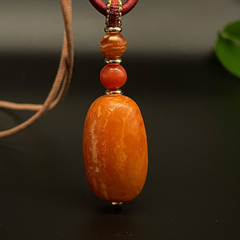 曼丽翠 大年份老蜜蜡桶珠吊坠