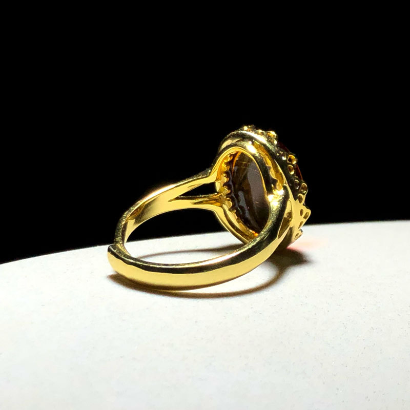 京城尚御坊琥珀戒指金色椭圆形款3.87g.