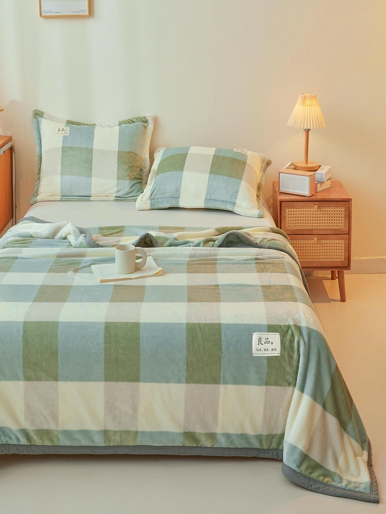 多宝雅2025新款加厚牛奶绒多功能双面毛毯200*230cm·绿大格