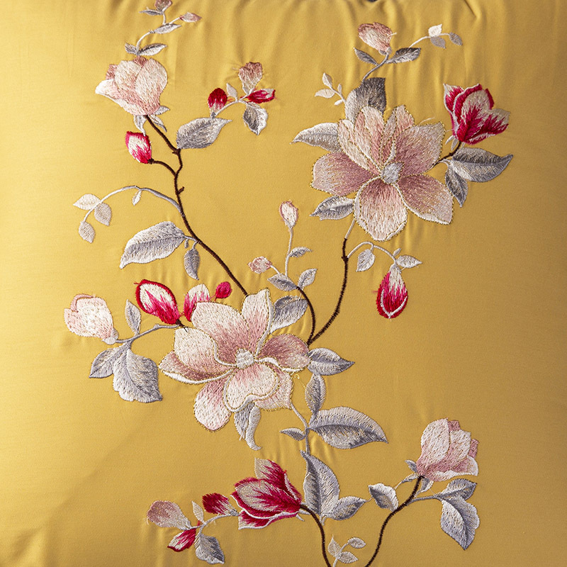 KATES HOME60S新疆长绒棉贡缎新中式绣花抱枕被1只·春意盎然黄