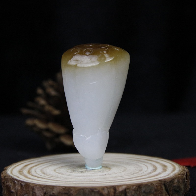 美润珠宝和田玉玉玲珑吊坠