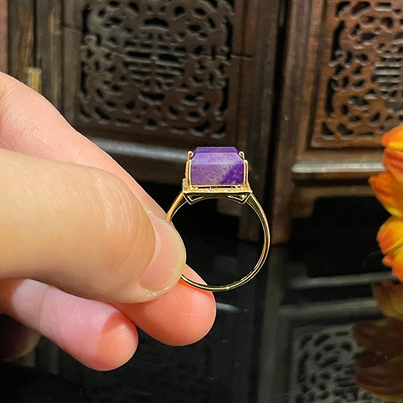 曼丽翠 18k金镶钻深紫色舒俱来方形戒指