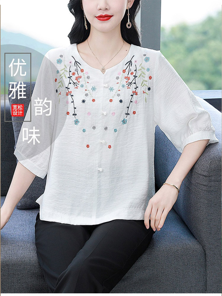 新款棉麻刺绣遮肚显瘦宽松七分袖上衣·米白色