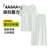 淡草绿