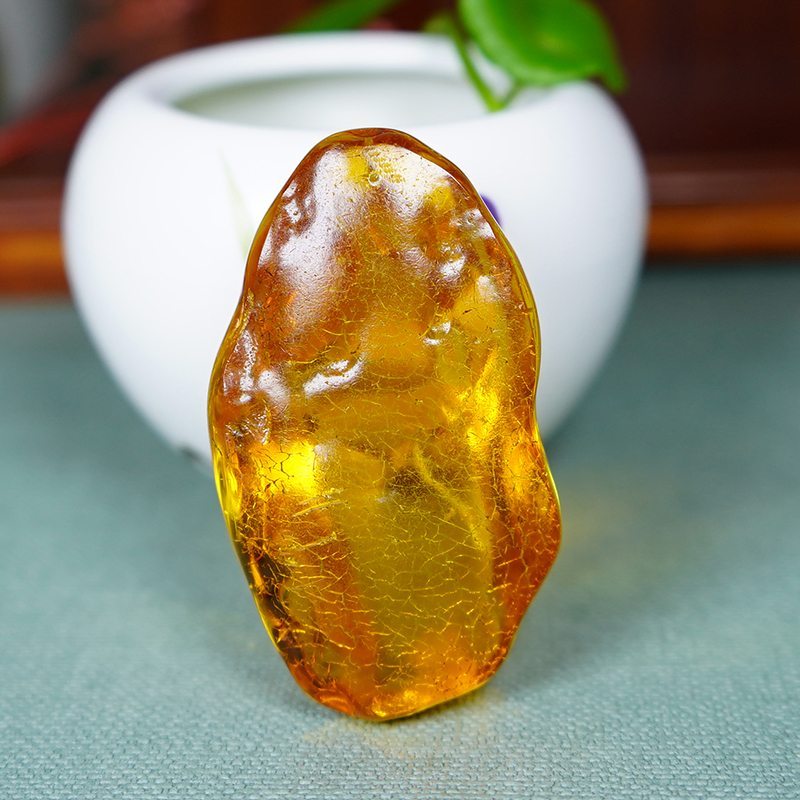 美润净水级红皮金珀挂件