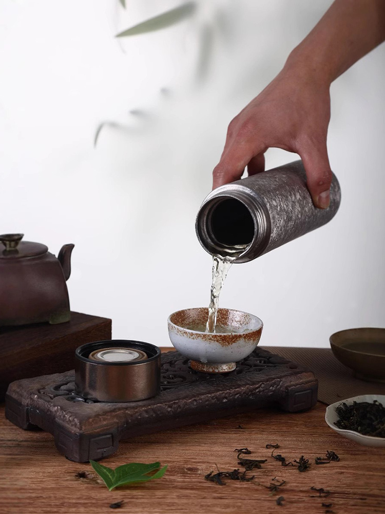 纯钛轻奢高颜值色彩锁鲜保温杯450m·礼盒