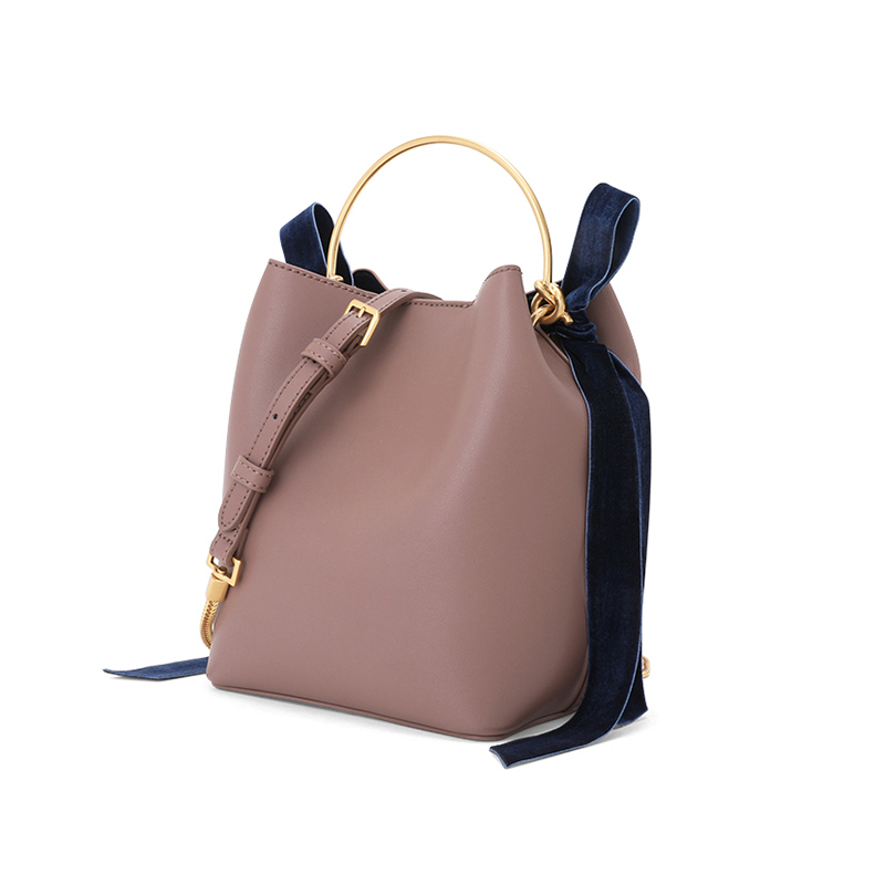 charleskeith丝绒蝴蝶结饰金属手提水桶包ck210270156紫红色