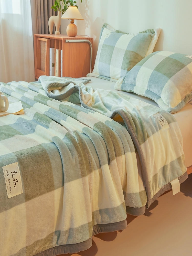 多宝雅2025新款加厚牛奶绒多功能双面毛毯200*230cm·绿大格