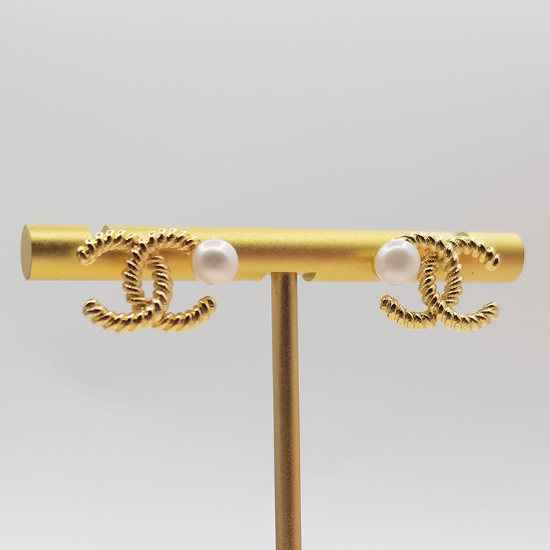 明益珠宝经典小香风麻花珍珠耳钉（S925耳针）