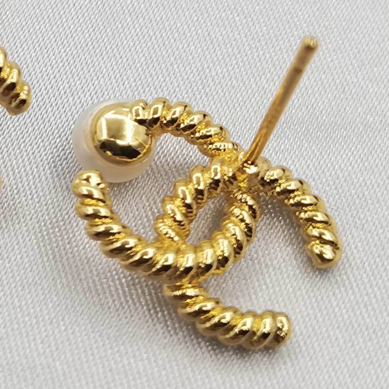 明益珠宝经典小香风麻花珍珠耳钉（S925耳针）