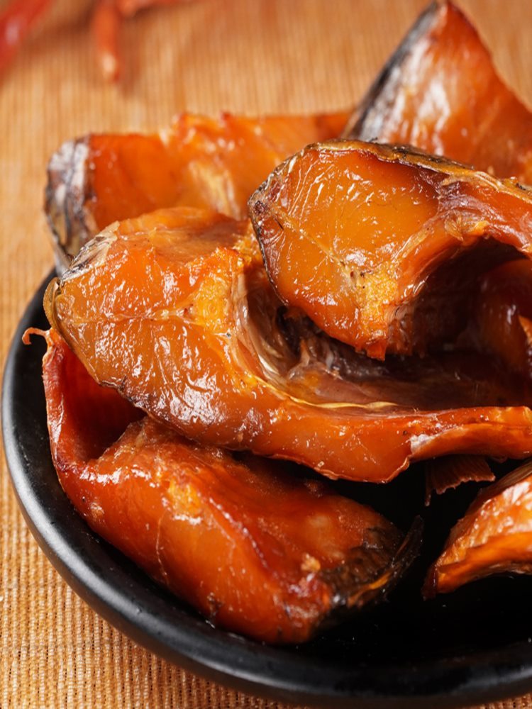 【湖南特产】腊草鱼块 2斤 农家自制淡水火焙柴火鱼干烟熏下饭腊鱼干货