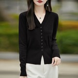 黑色