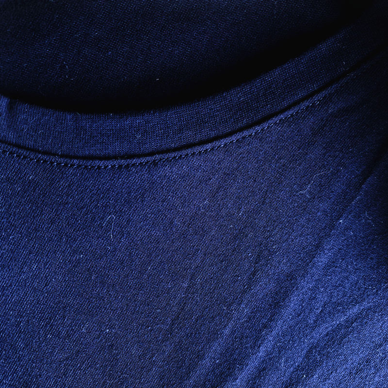 纤丝鸟质感丝光棉系列男士圆领系扣半袖衫·靛蓝色