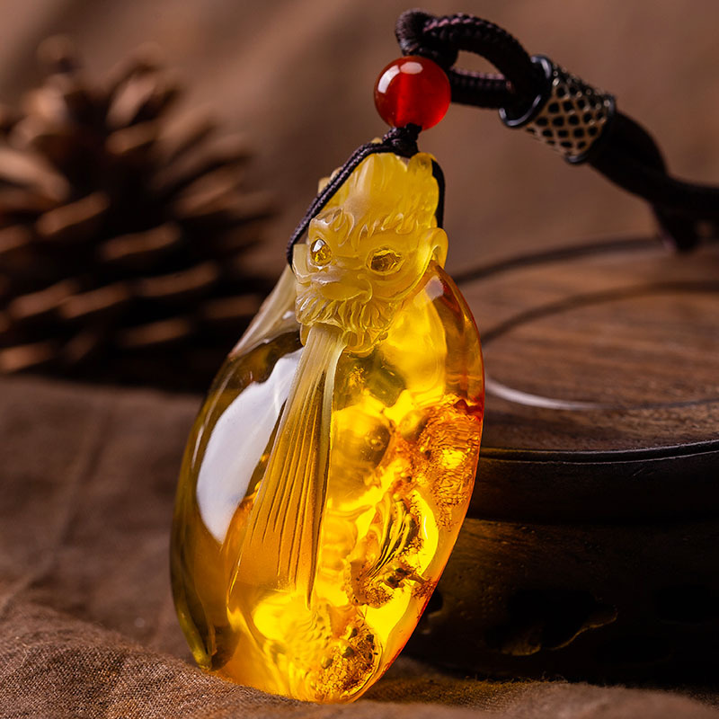 缔梵珠宝张国丽大师珍藏级别鲤鱼跃龙门(带收藏证书)·琥珀