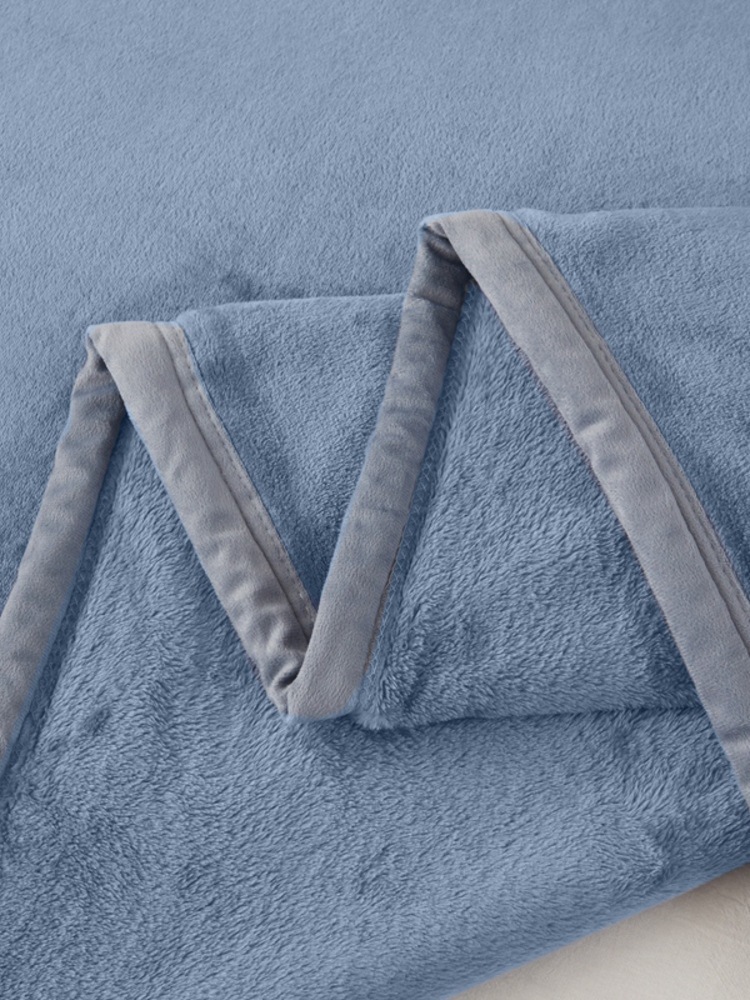 多宝雅新款牛奶绒多功能毛毯盖毯良品系列·良品(不带枕套）-宾利蓝