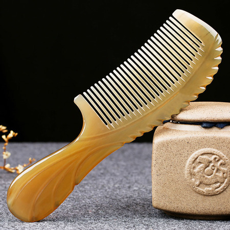 老冯记精选牛角雕刻蝴蝶手柄加厚梳子家用 大号