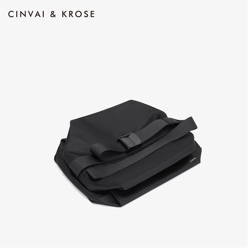 CinvaiKrose 斜挎包男单肩包大容量休闲旅行包男士运动健身包W6172·黑色